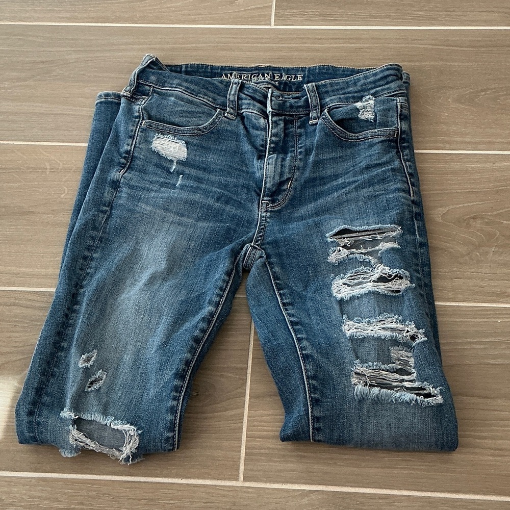 American Eagle Outfitters Women's Ripped Blue Jeans